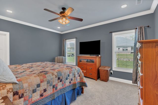 2614 Etna Dr, Chapel Hill, TN 37034