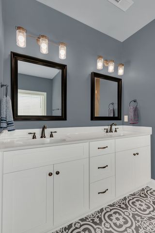 2614 Etna Dr, Chapel Hill, TN 37034