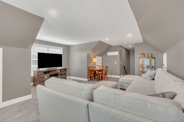 2614 Etna Dr, Chapel Hill, TN 37034