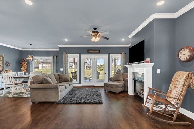 2614 Etna Dr, Chapel Hill, TN 37034