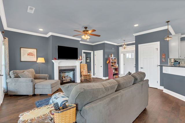 2614 Etna Dr, Chapel Hill, TN 37034