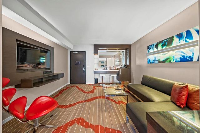 207 5th 950, San Diego, CA 92101