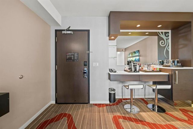 207 5th 950, San Diego, CA 92101
