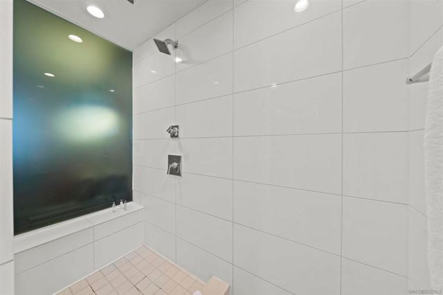 207 5th 950, San Diego, CA 92101
