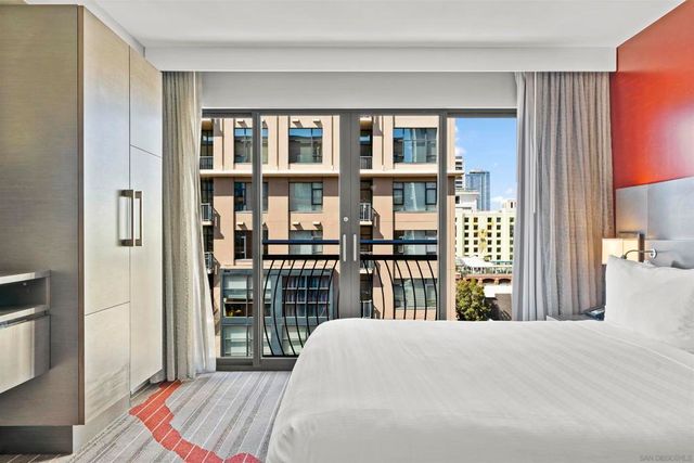 207 5th 950, San Diego, CA 92101