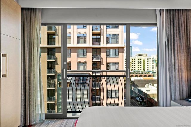 207 5th 950, San Diego, CA 92101