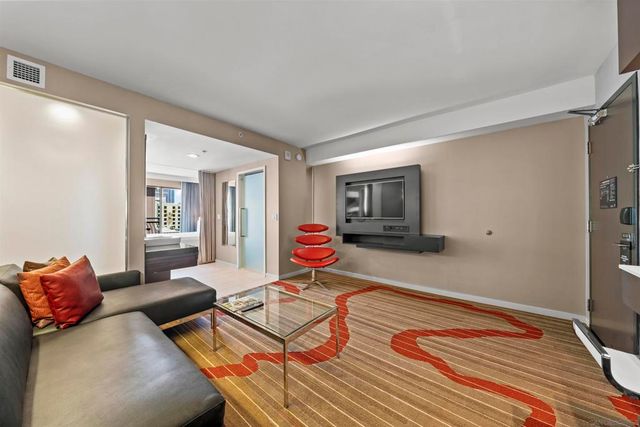 207 5th 950, San Diego, CA 92101