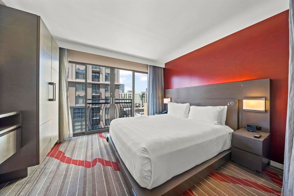 207 5th 950, San Diego, CA 92101