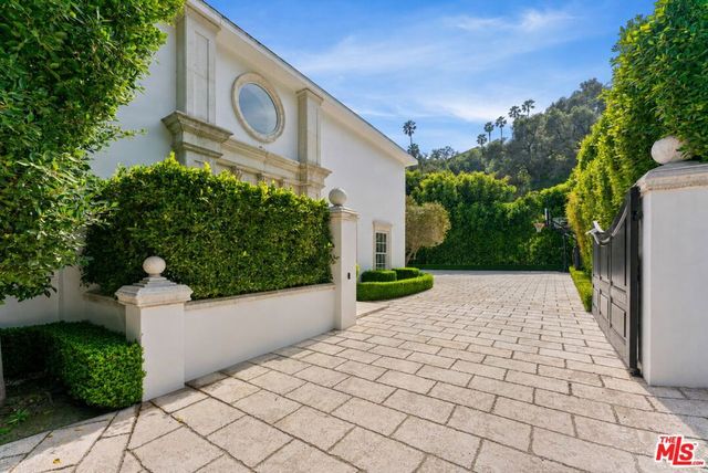 10914 Bellagio Road, Los Angeles, CA 90077