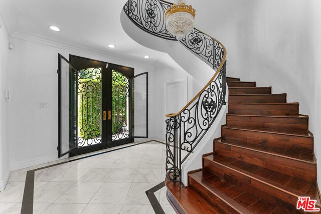 10914 Bellagio Road, Los Angeles, CA 90077