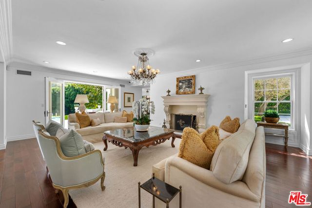 10914 Bellagio Road, Los Angeles, CA 90077