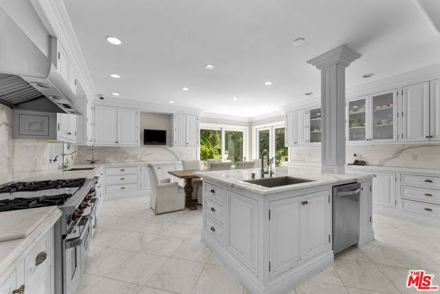10914 Bellagio Road, Los Angeles, CA 90077