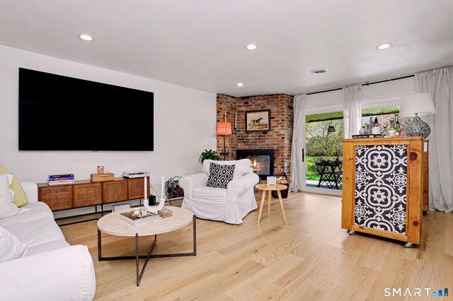 76 Gillies Lane 76, Norwalk, CT 06854