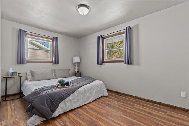 1674 THORNTON DRIVE, Oshkosh, WI 54904