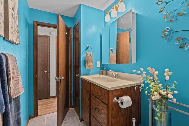 1674 THORNTON DRIVE, Oshkosh, WI 54904