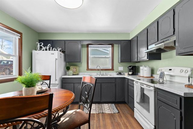 1674 THORNTON DRIVE, Oshkosh, WI 54904