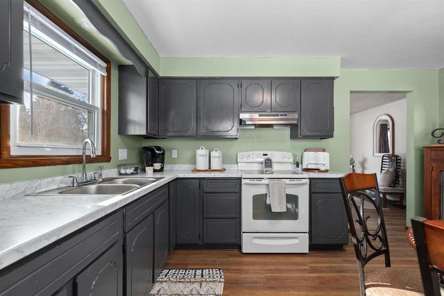 1674 THORNTON DRIVE, Oshkosh, WI 54904