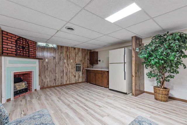 1674 THORNTON DRIVE, Oshkosh, WI 54904