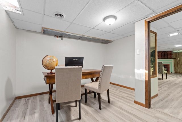 1674 THORNTON DRIVE, Oshkosh, WI 54904