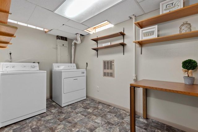 1674 THORNTON DRIVE, Oshkosh, WI 54904