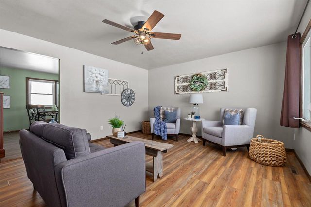 1674 THORNTON DRIVE, Oshkosh, WI 54904