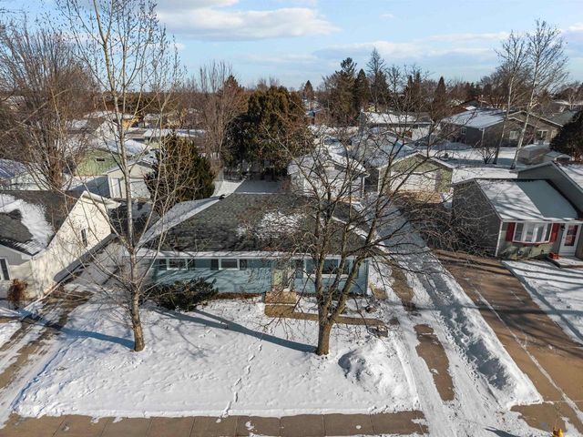 1674 THORNTON DRIVE, Oshkosh, WI 54904