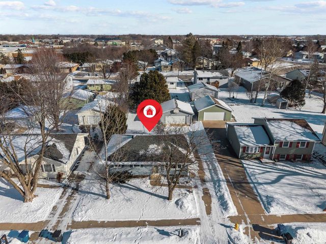 1674 THORNTON DRIVE, Oshkosh, WI 54904