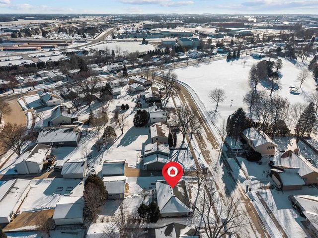 1674 THORNTON DRIVE, Oshkosh, WI 54904