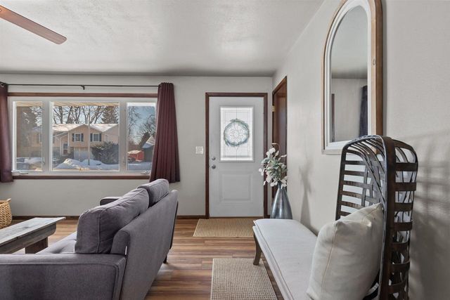 1674 THORNTON DRIVE, Oshkosh, WI 54904