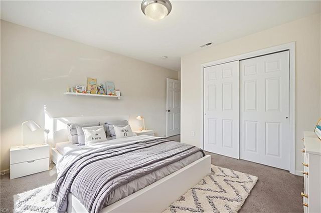 5 Mary Ann DR, Hampton, VA 23666