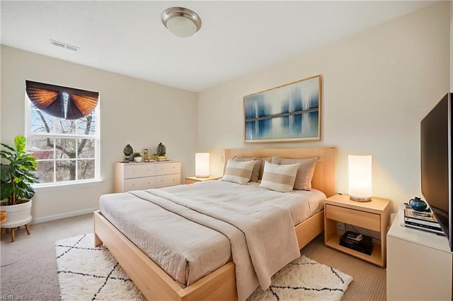 5 Mary Ann DR, Hampton, VA 23666