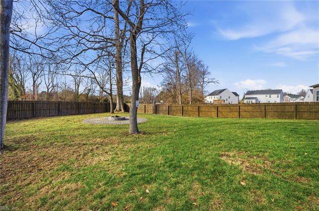 5 Mary Ann DR, Hampton, VA 23666