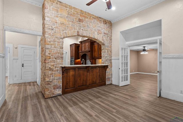 605 E Broadway, Jefferson, TX 75657