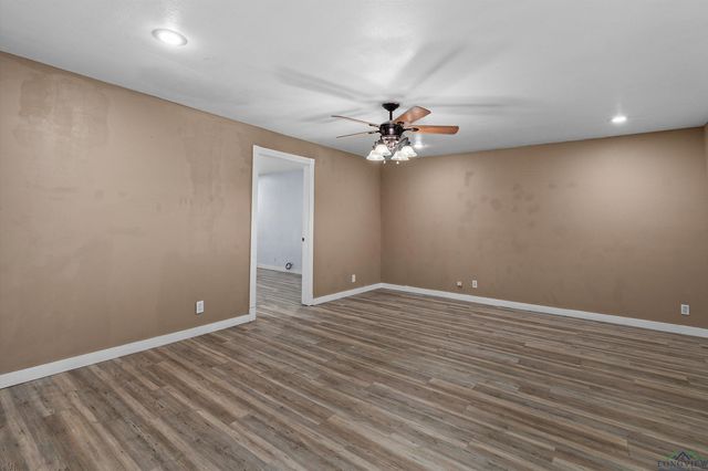 605 E Broadway, Jefferson, TX 75657