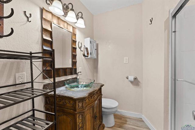 605 E Broadway, Jefferson, TX 75657