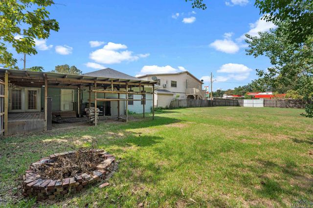 605 E Broadway, Jefferson, TX 75657