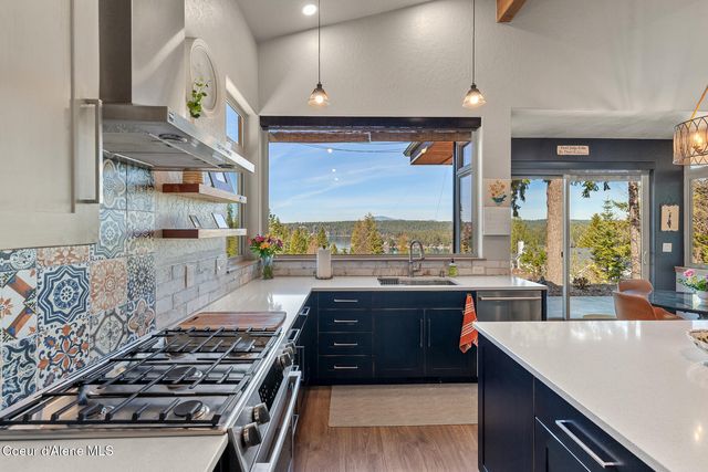 8655 E Challenge RD, Hayden, ID 83835