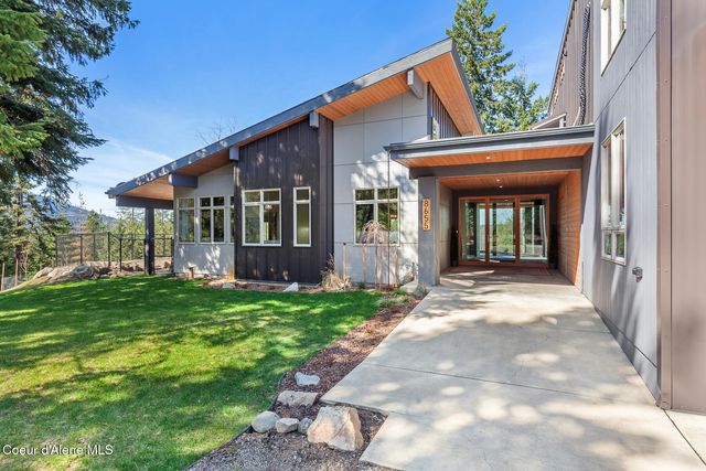 8655 E Challenge RD, Hayden, ID 83835