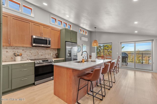 8655 E Challenge RD, Hayden, ID 83835