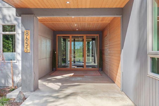 8655 E Challenge RD, Hayden, ID 83835