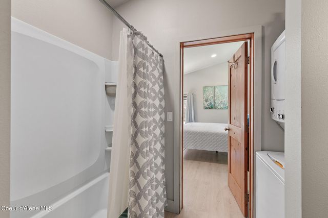 8655 E Challenge RD, Hayden, ID 83835