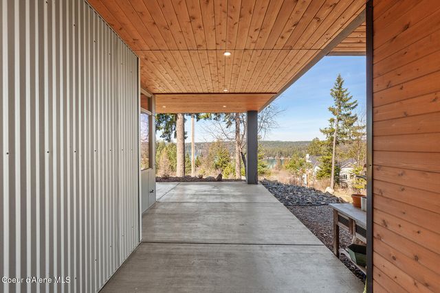 8655 E Challenge RD, Hayden, ID 83835