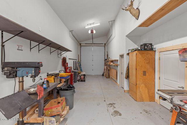 8655 E Challenge RD, Hayden, ID 83835