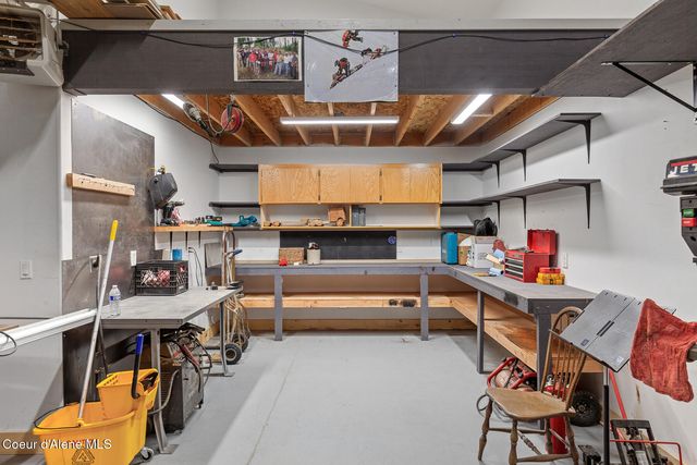 8655 E Challenge RD, Hayden, ID 83835
