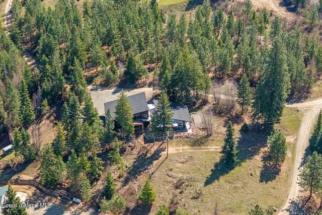 8655 E Challenge RD, Hayden, ID 83835