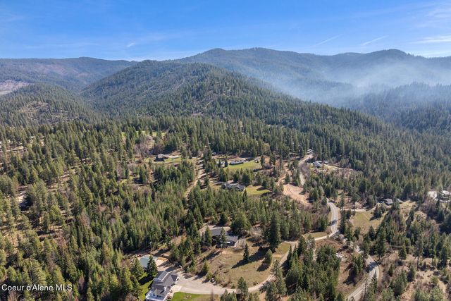 8655 E Challenge RD, Hayden, ID 83835