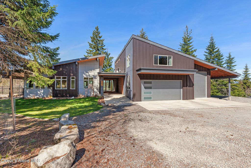 8655 E Challenge RD, Hayden, ID 83835