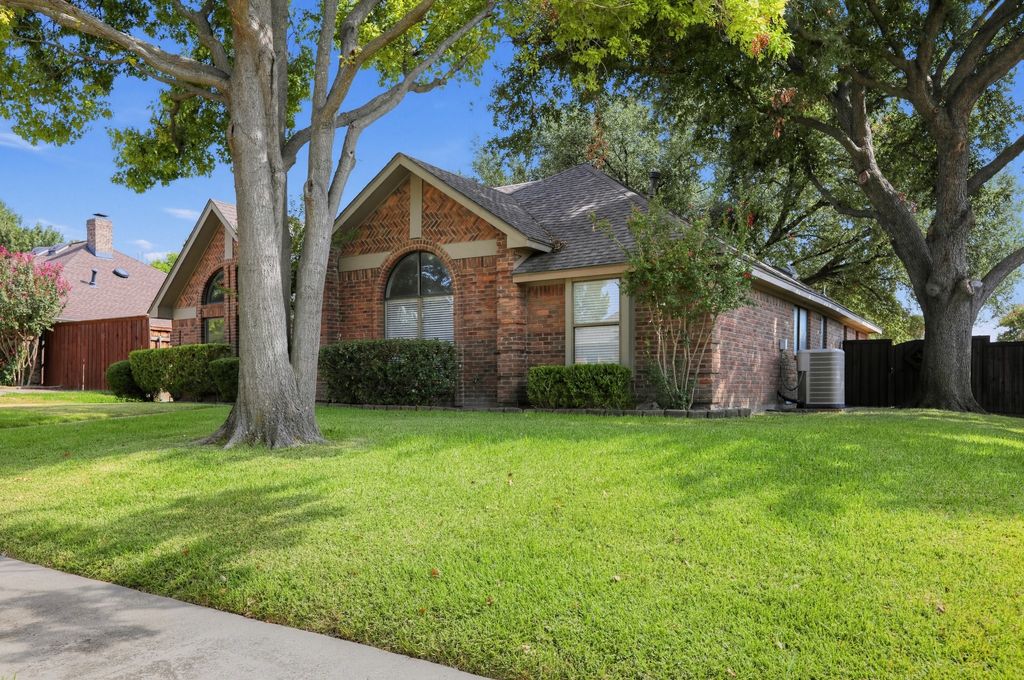 2120 Springwood, Carrollton, TX 75006 — photo 3