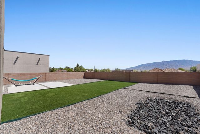 4381 Lauren Loop NE, Rio Rancho, NM 87124