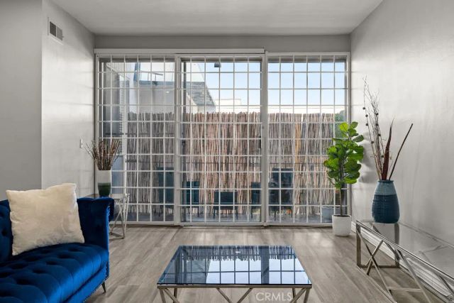 400 S La Fayette Park Place 315, Los Angeles, CA 90057